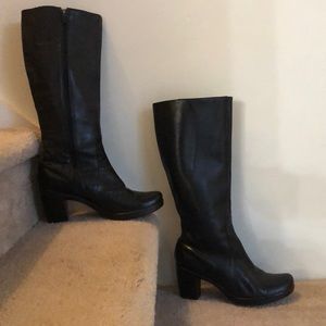 Dansko Black Leather Heeled Boots Size 11